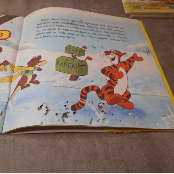 Disneyland Record & Book Lot: It's A Small World and Winnie the Pooh - Picture 6 of 16